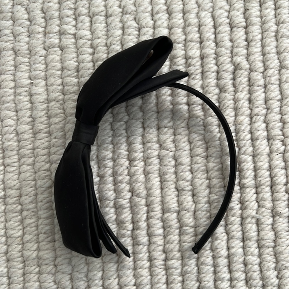 Little girls Gap black satin bow headband